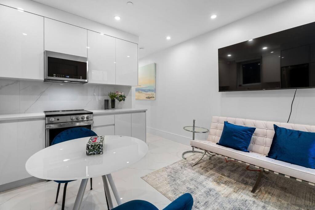 Brand New 2 Bedroom Point Grey Getaway Vancouver Kültér fotó