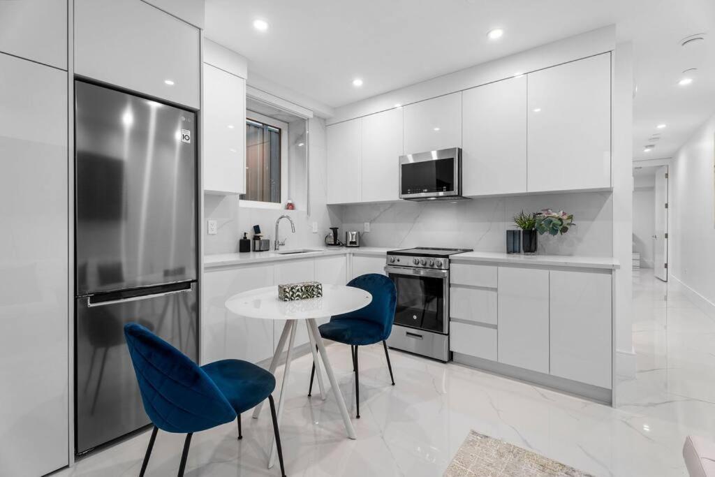 Brand New 2 Bedroom Point Grey Getaway Vancouver Kültér fotó