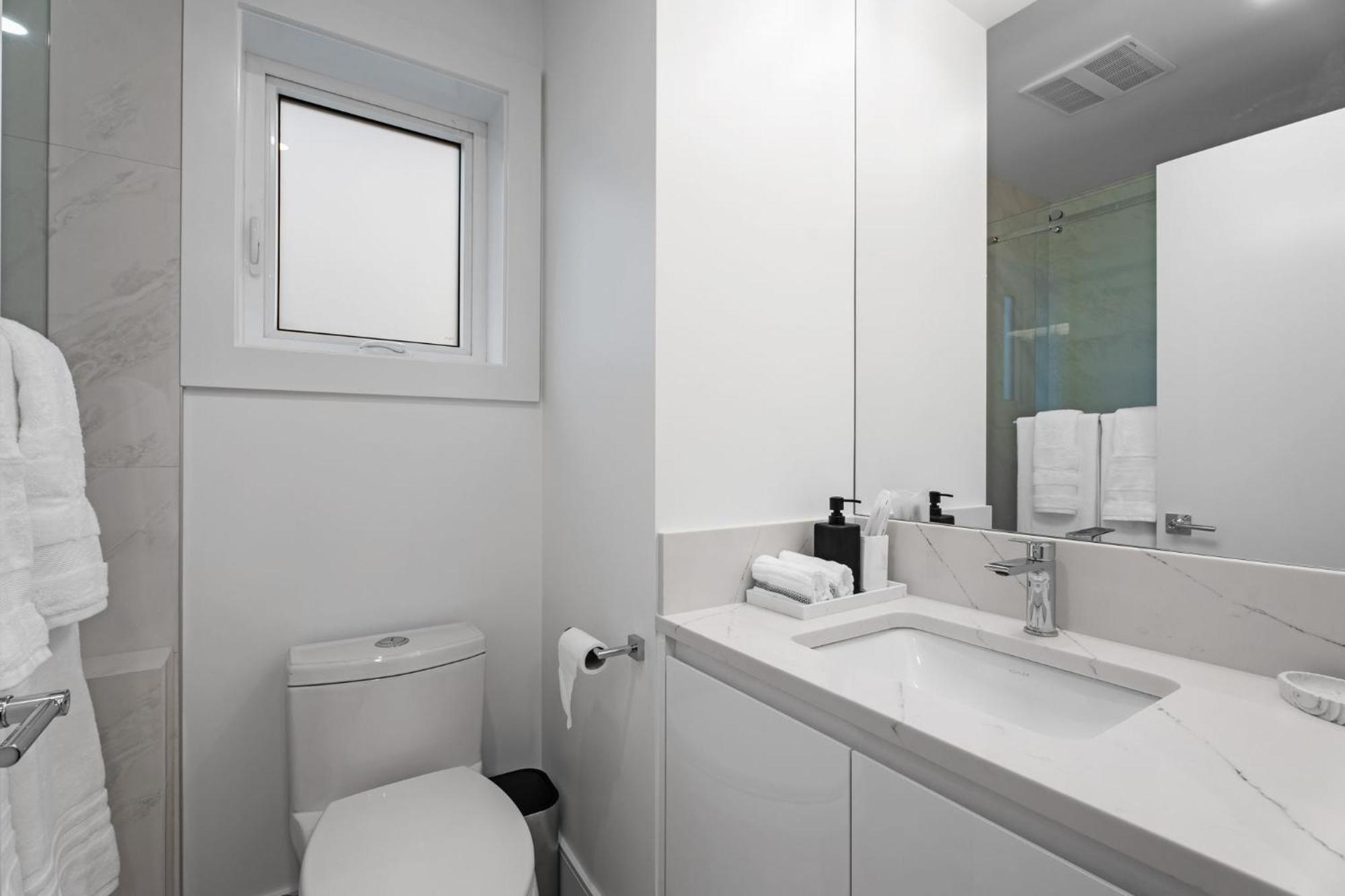 Brand New 2 Bedroom Point Grey Getaway Vancouver Kültér fotó